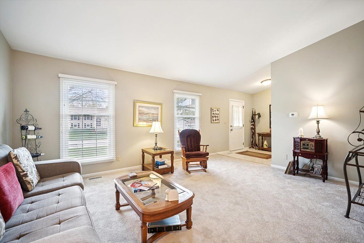 51 Chelsea Ln Cary, IL 60013 - Thumbnail 4