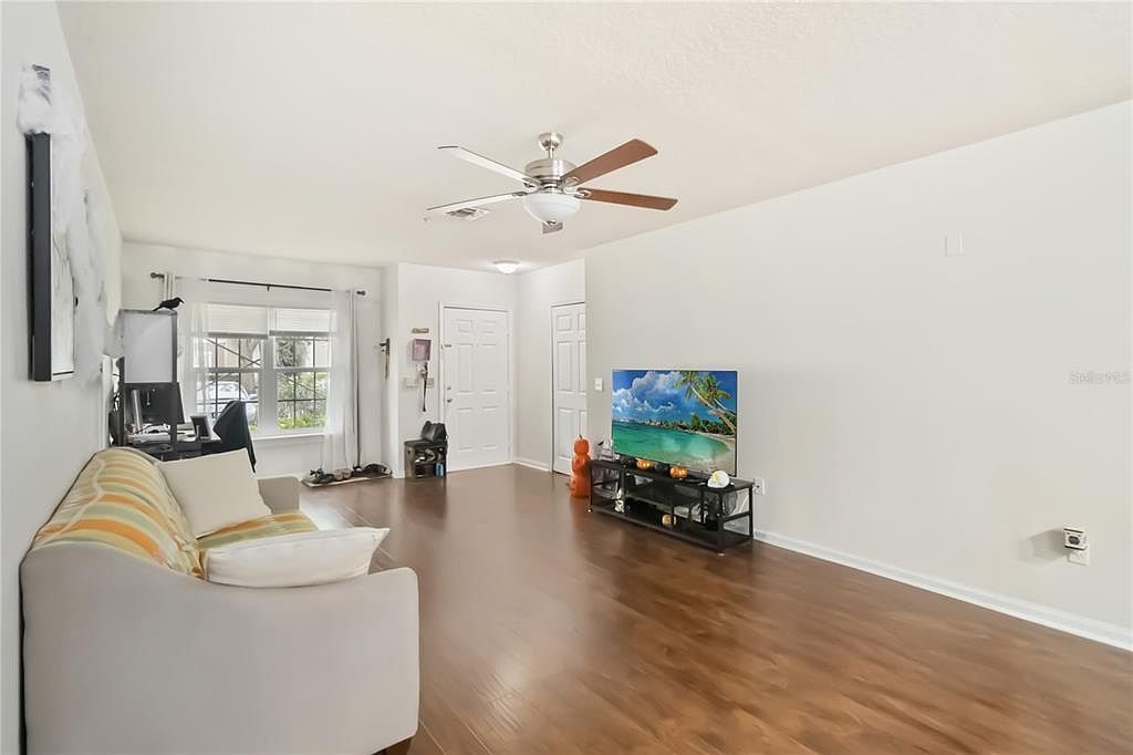 6566 Swissco Dr APT 417 Orlando, FL 32822 - Thumbnail 4