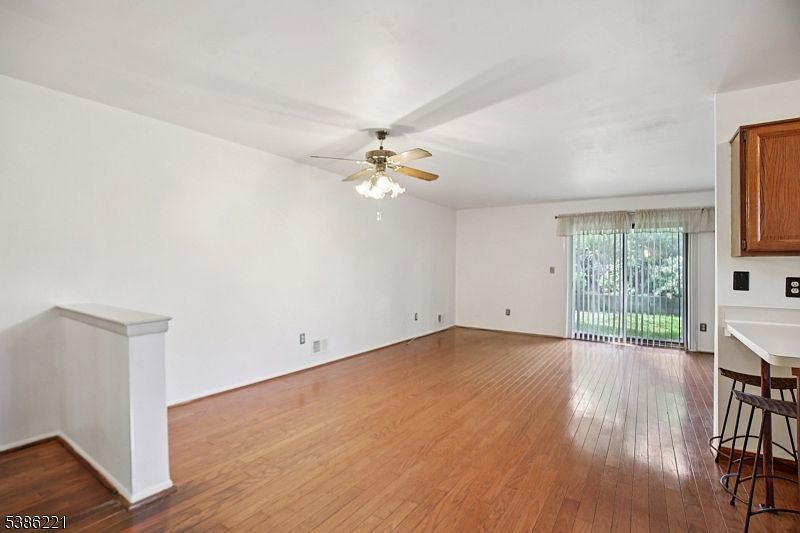 915 Spruce Hills Dr Glen Gardner, NJ 08826 - Thumbnail 4