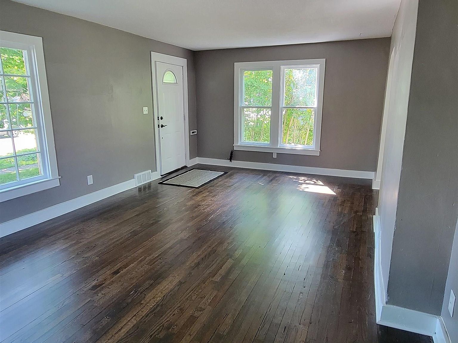 407 E Elizabeth St Fenton, MI 48430 - Thumbnail 4