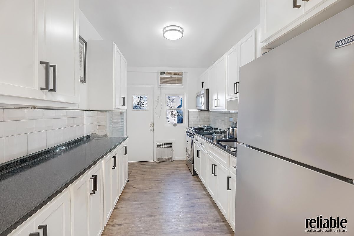 2347 61st St Brooklyn, NY 11204 - Thumbnail 4