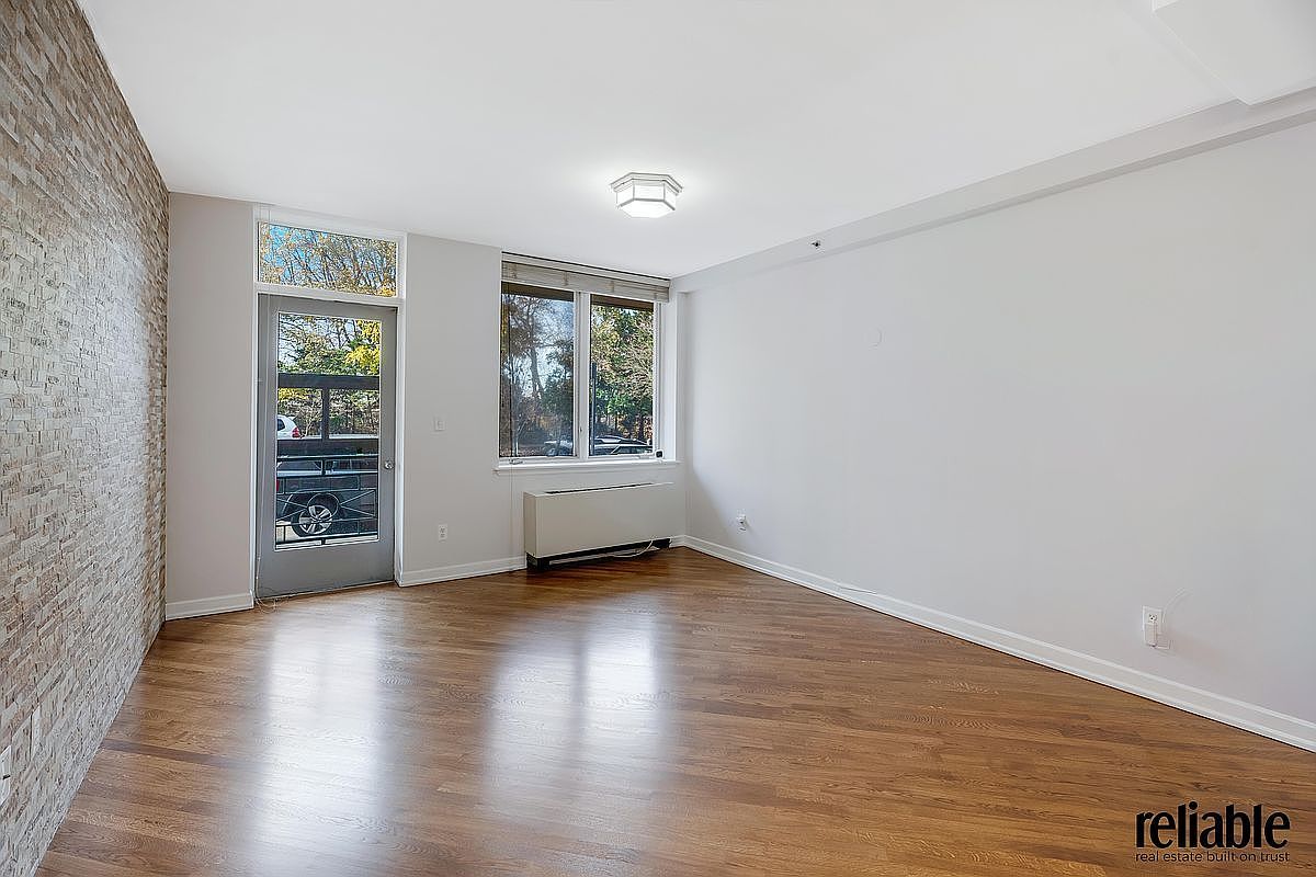 6911 Shore Rd APT 1C Brooklyn, NY 11209 - Thumbnail 4