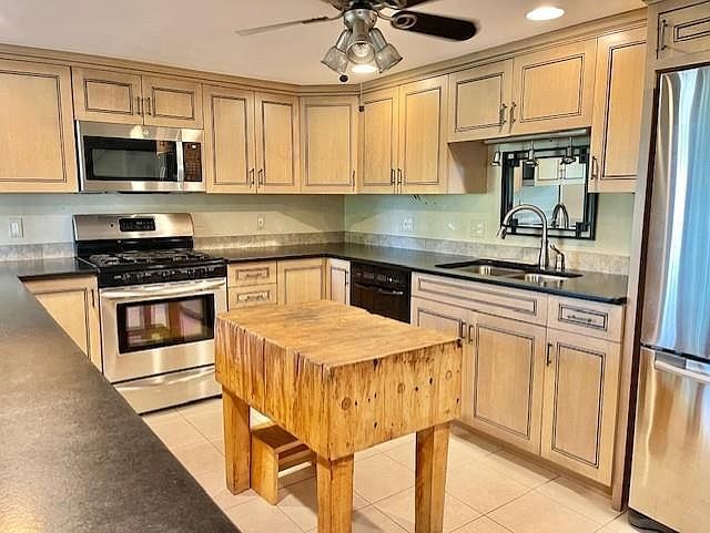 22 Main St Allenstown, NH 03275 - Thumbnail 4