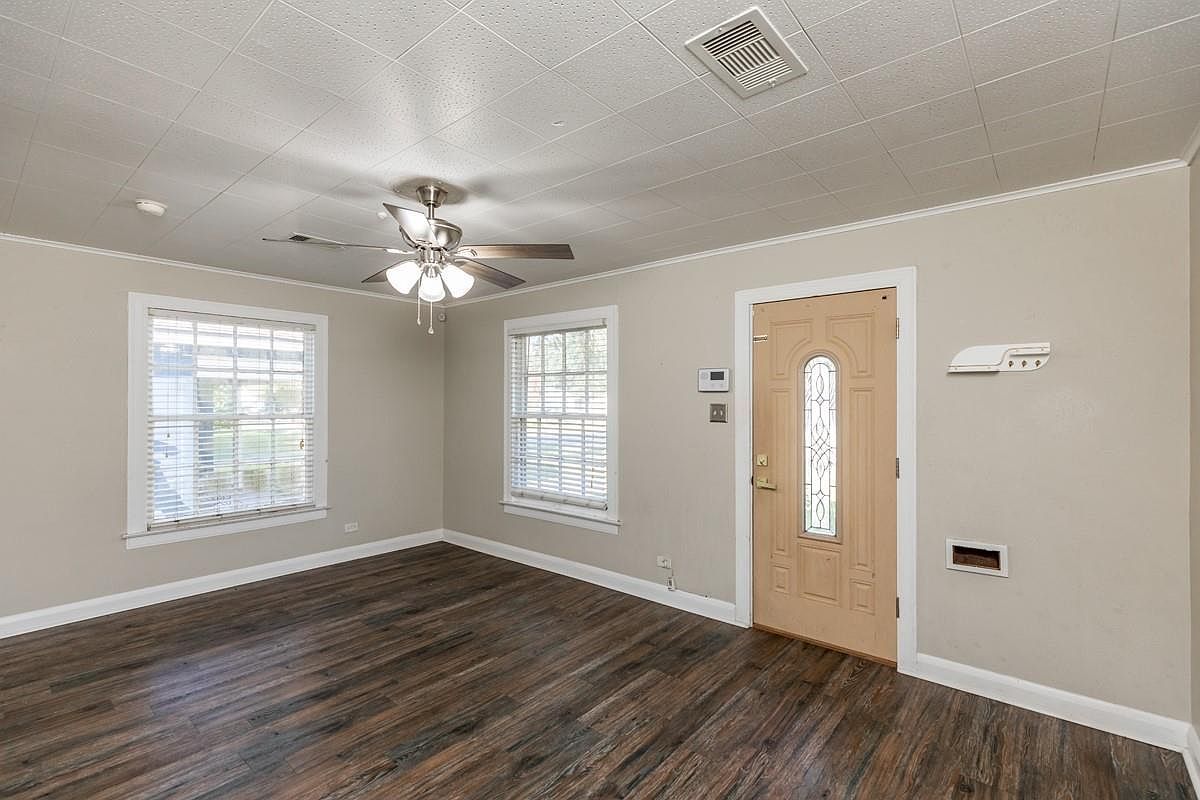 6438 Washington St Groves, TX 77619 - Thumbnail 4