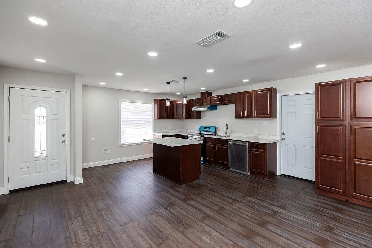 8502 Lynwood Ln Port Arthur, TX 77642 - Thumbnail 4