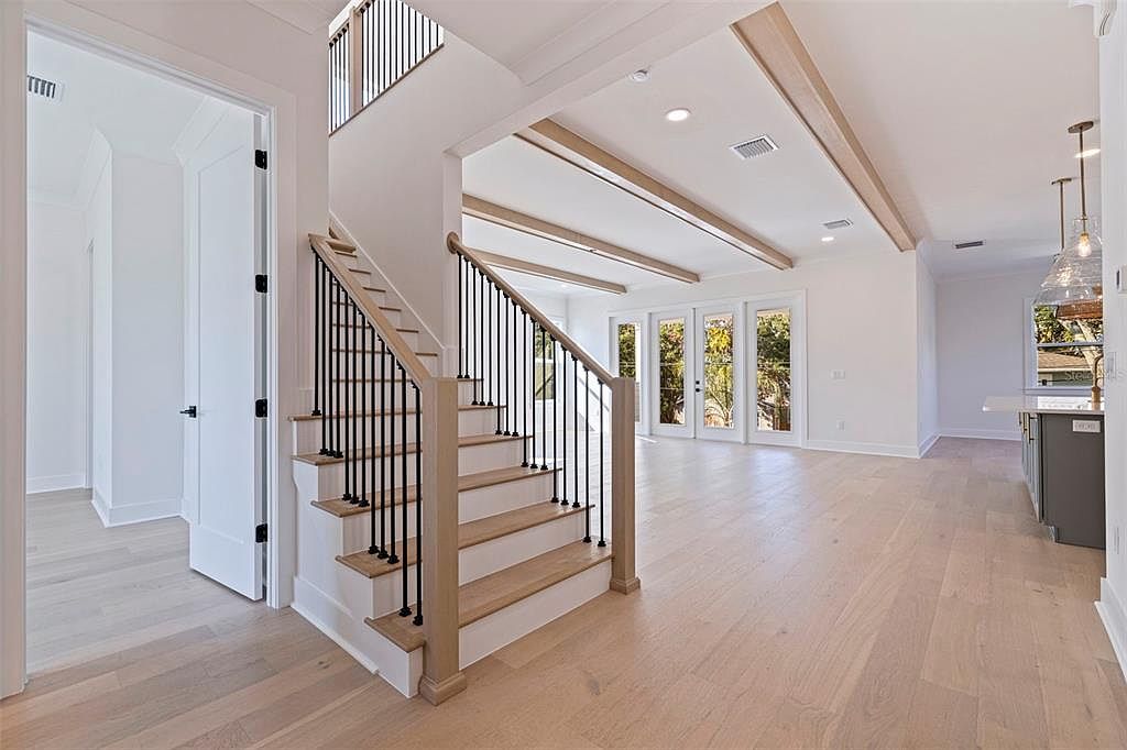 1851 Mississippi Ave NE Saint Petersburg, FL 33703 - Thumbnail 4