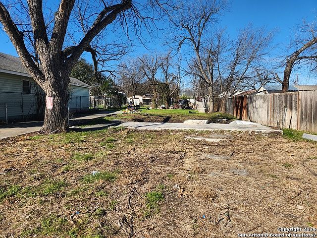 511 S Calaveras San Antonio, TX 78207 - Thumbnail 4