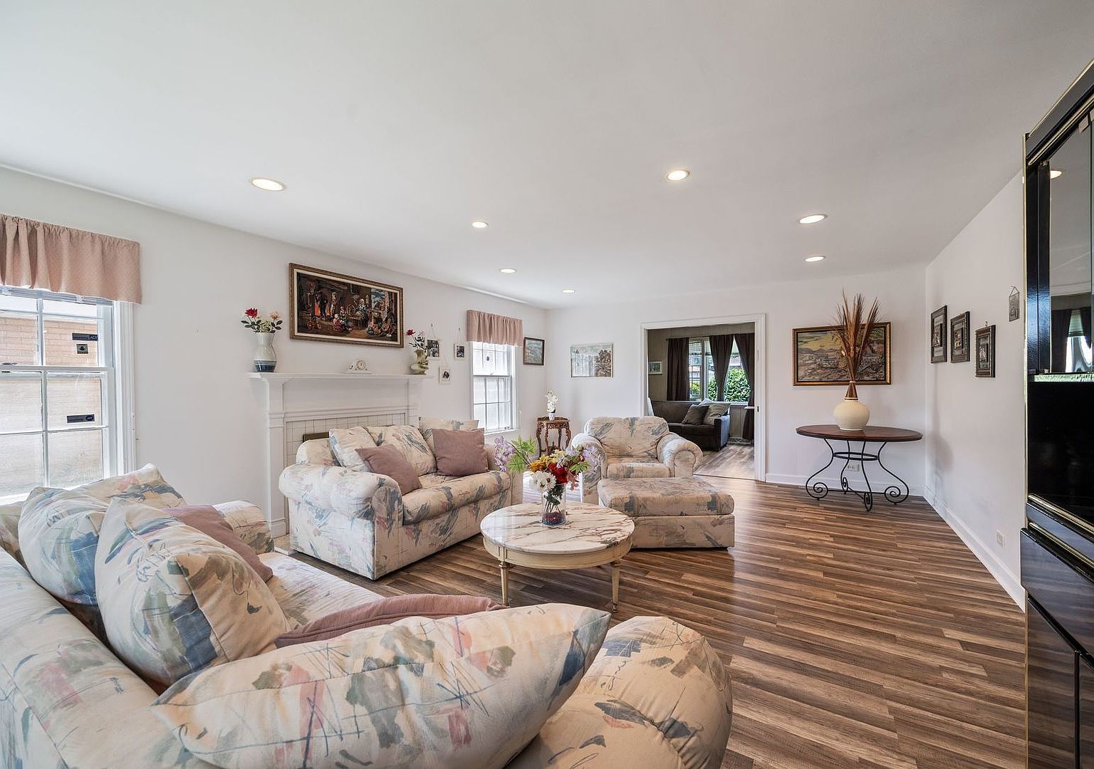 8822 Central Park Ave Evanston, IL 60203 - Thumbnail 4