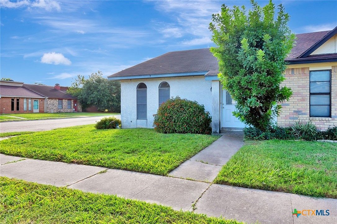 215 Chantilly St Victoria, TX 77904 - Thumbnail 4