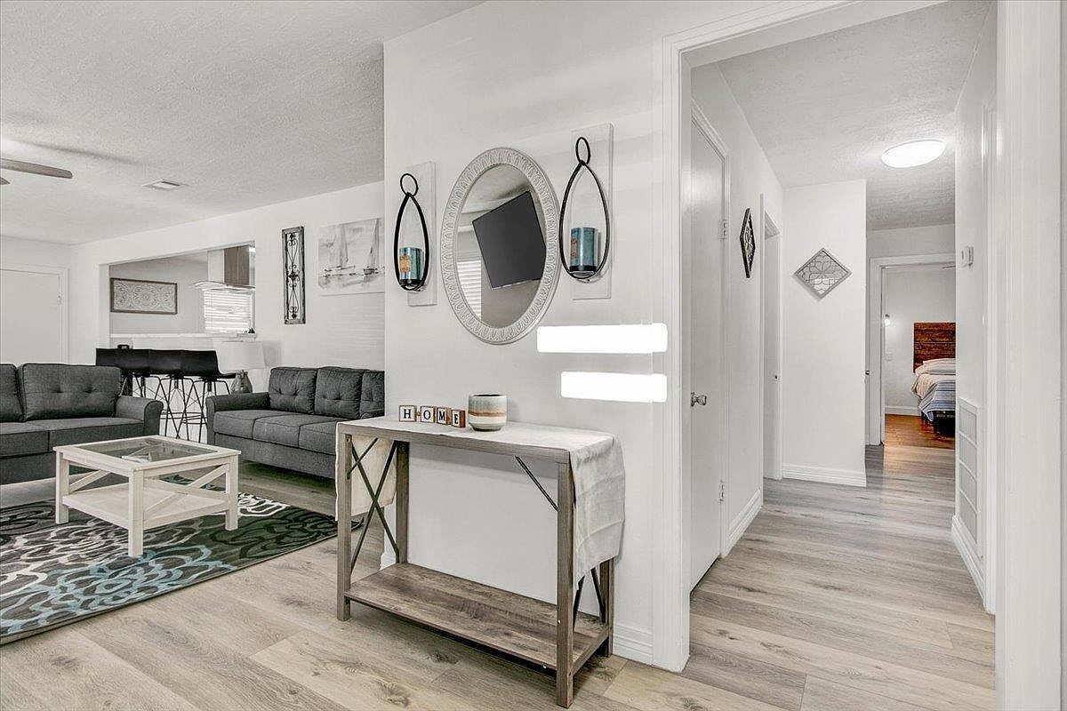 6301 32nd St Groves, TX 77619 - Thumbnail 4