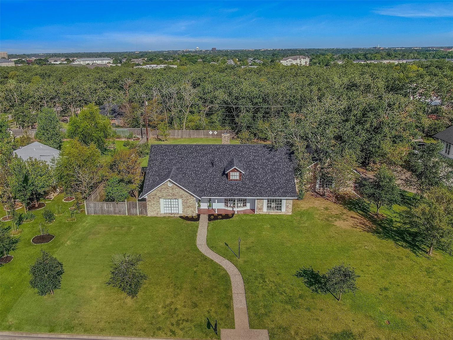 1403 Post Oak Cir College Station, TX 77840 - Thumbnail 4