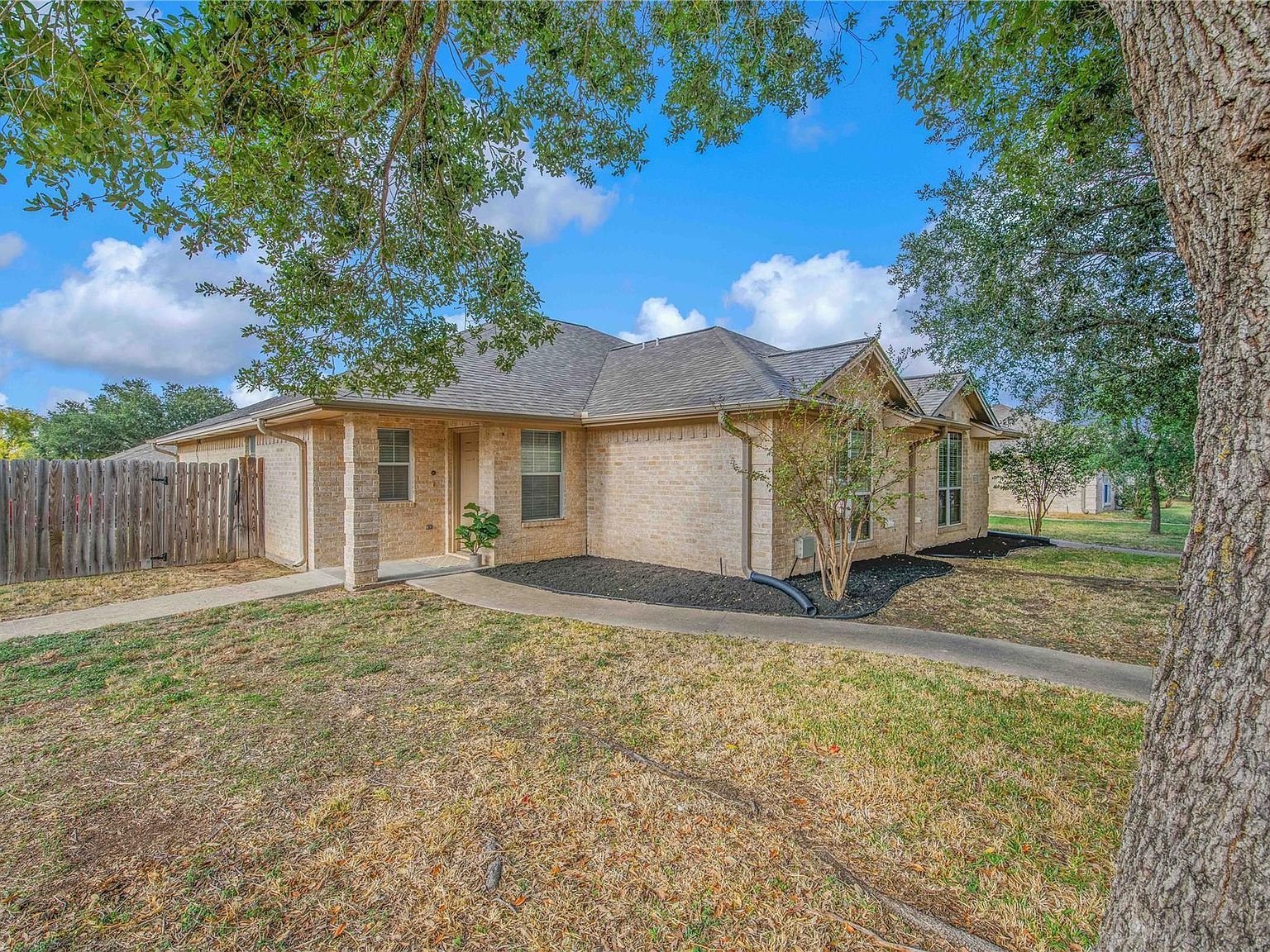 901 Crepe Myrtle St College Station, TX 77845 - Thumbnail 4