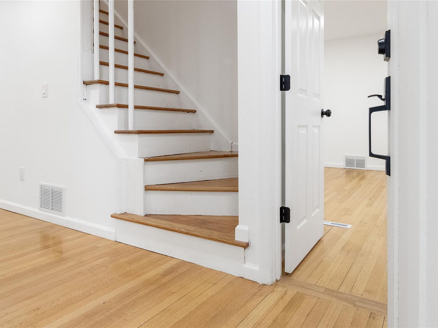 11 Queen St New Windsor, NY 12553 - Thumbnail 4