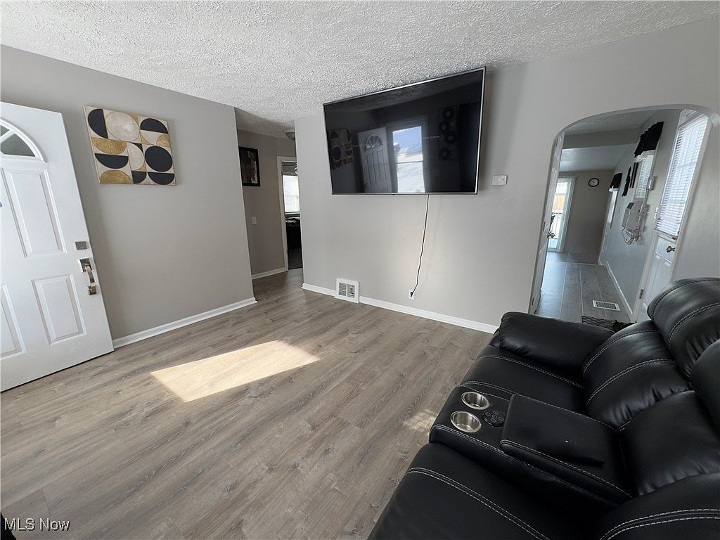 1537 25th St NW Canton, OH 44709 - Thumbnail 4