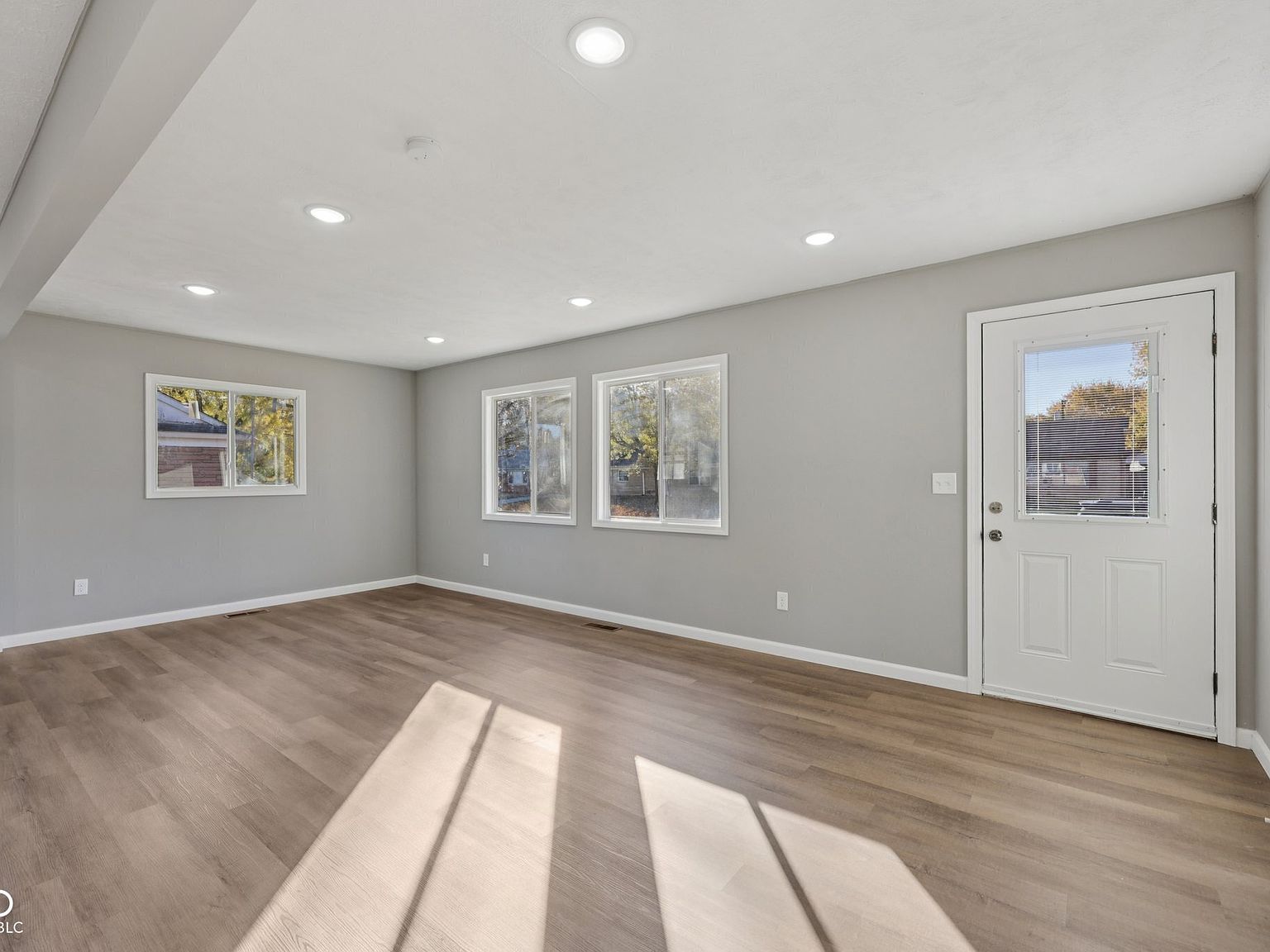 3441 Minger Rd Indianapolis, IN 46222 - Thumbnail 4