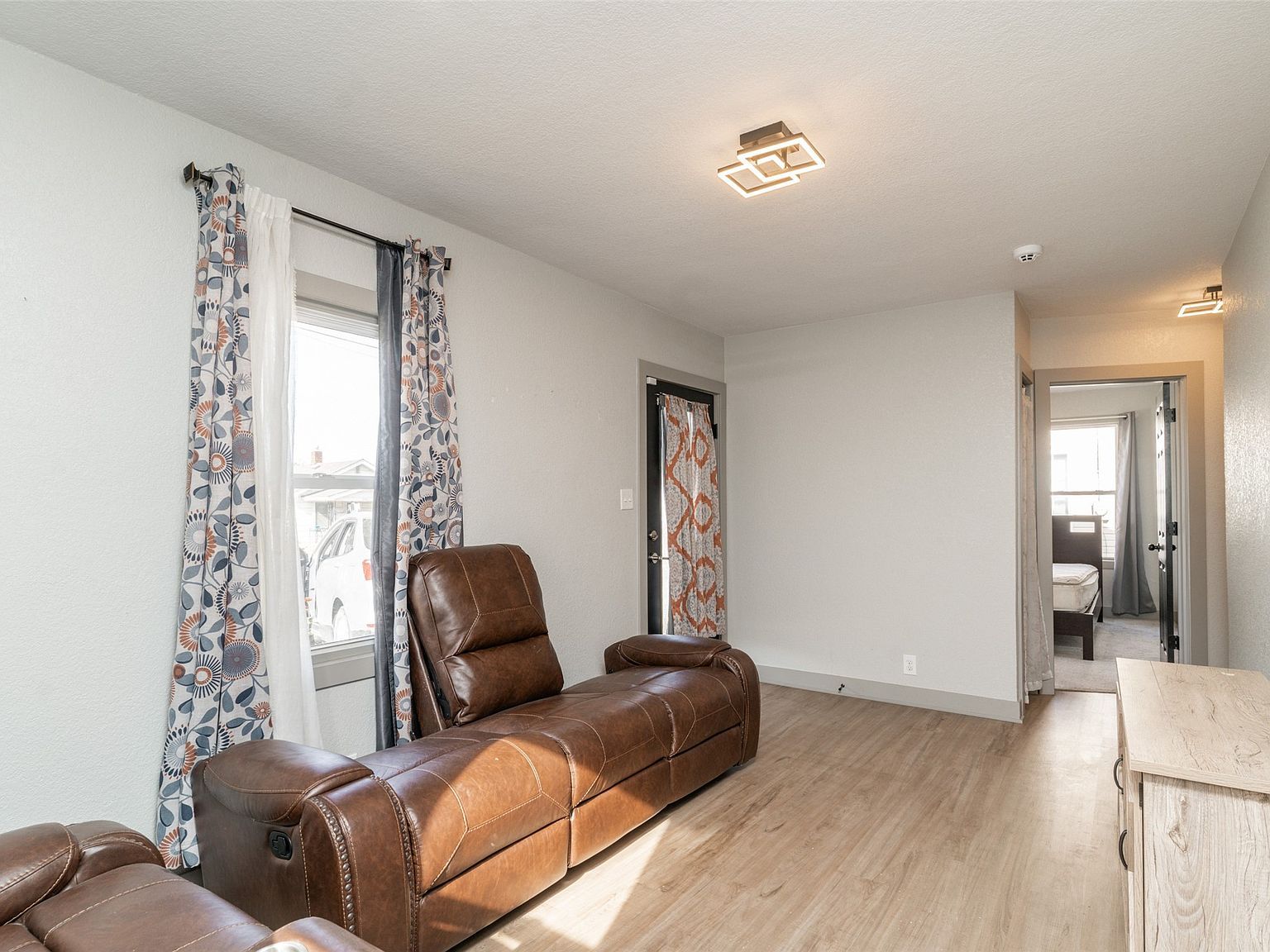 2113 E 21st St Des Moines, IA 50317 - Thumbnail 4