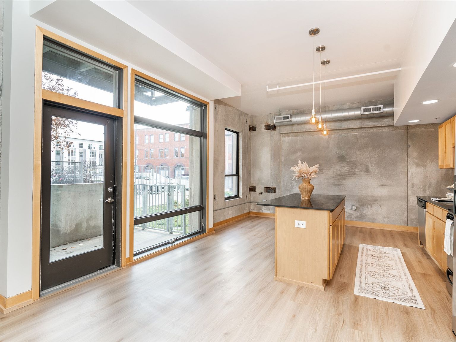 119 4th St #102 Des Moines, IA 50309 - Thumbnail 4