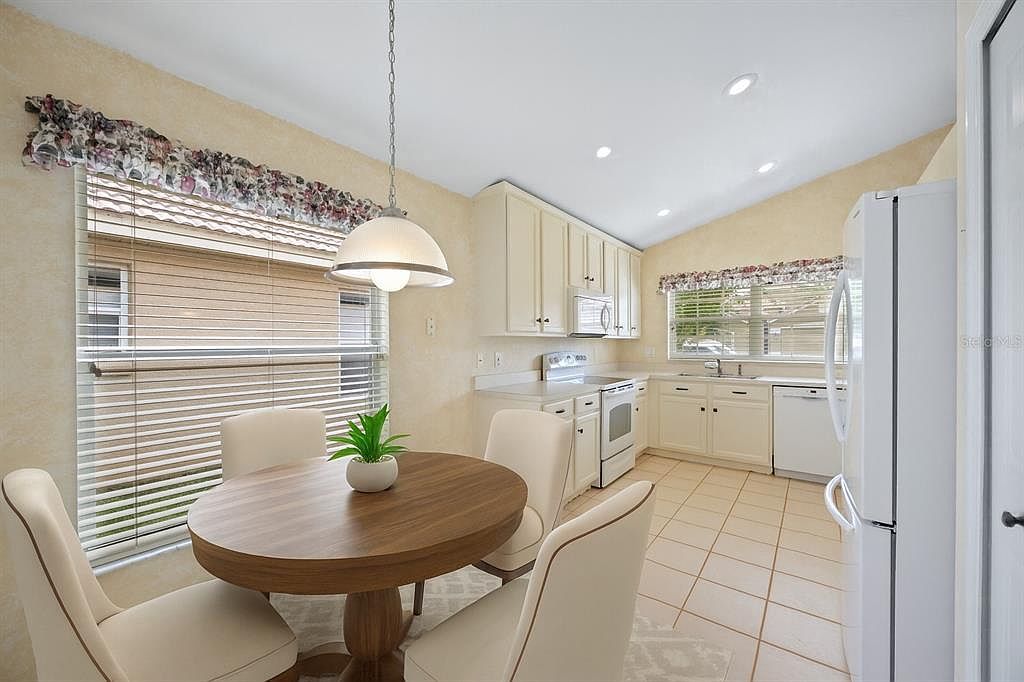 934 Torrey Pine Dr Winter Springs, FL 32708 - Thumbnail 4