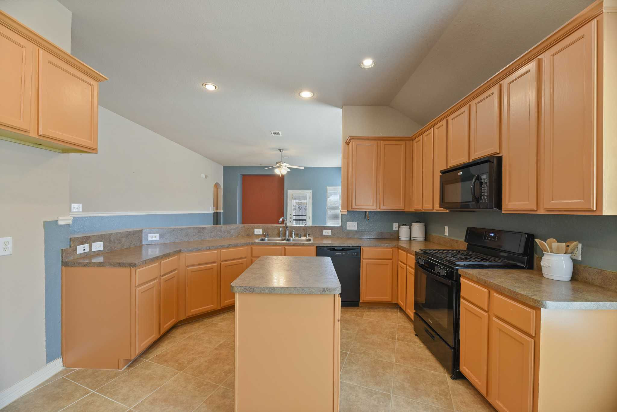 5914 Coyote Echo Drive, Katy, TX 77449, USA - Thumbnail 4