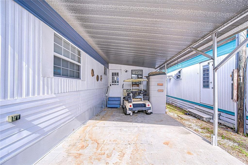 6046 Harriet St Zephyrhills, FL 33542 - Thumbnail 4