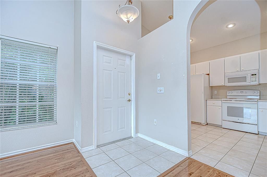 34907 Double Eagle Ct Zephyrhills, FL 33541 - Thumbnail 4