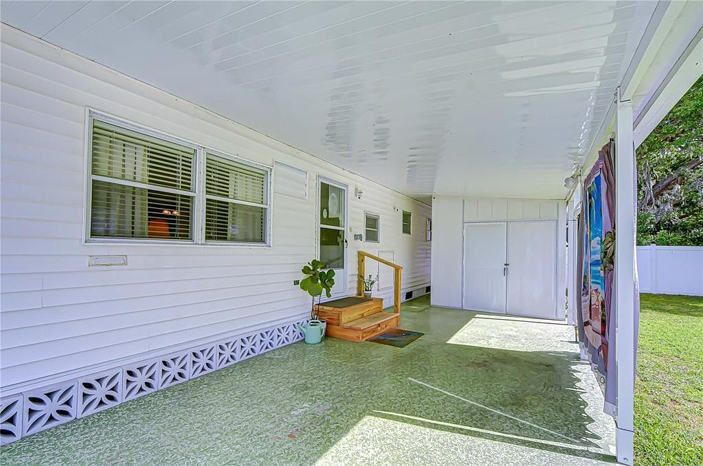 37248 Kinkaid Dr Zephyrhills, FL 33541 - Thumbnail 4
