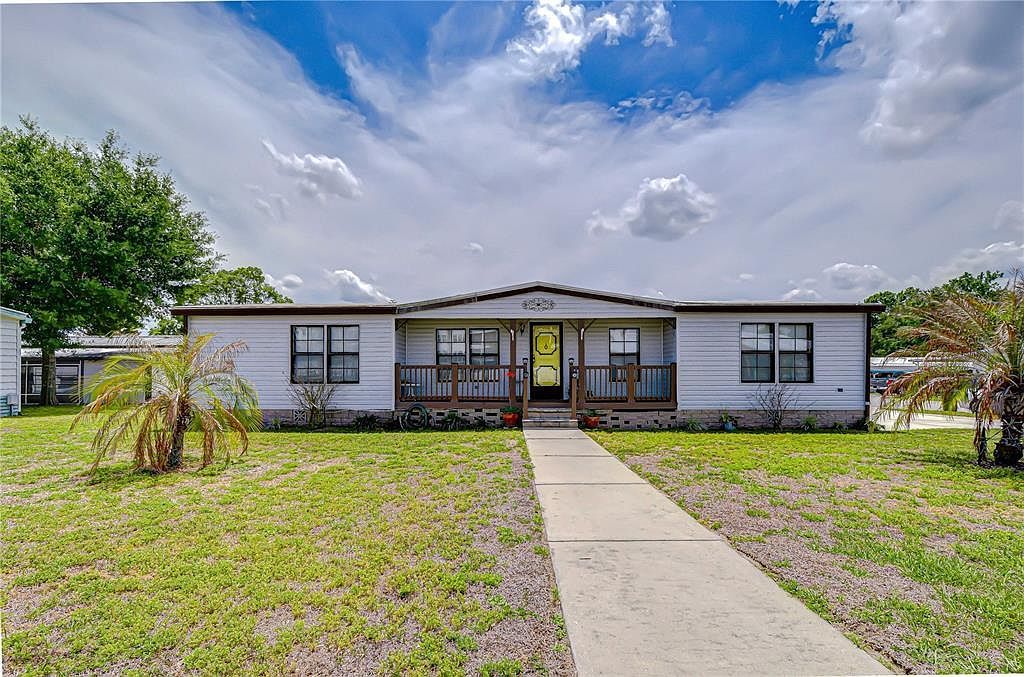 3934 Sarah Dr Zephyrhills, FL 33543 - Thumbnail 4