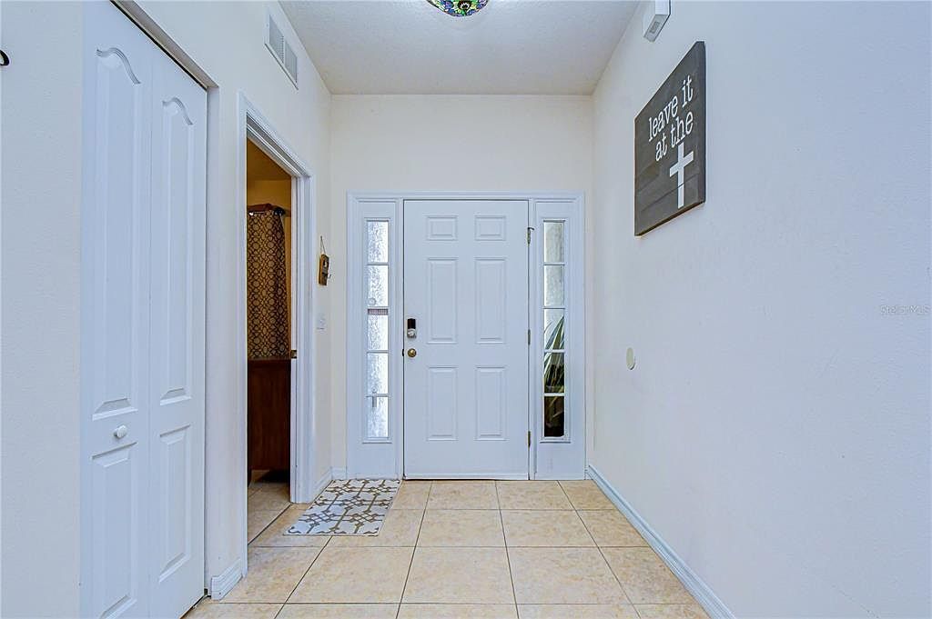 6252 Twin Bridges Dr Zephyrhills, FL 33541 - Thumbnail 4