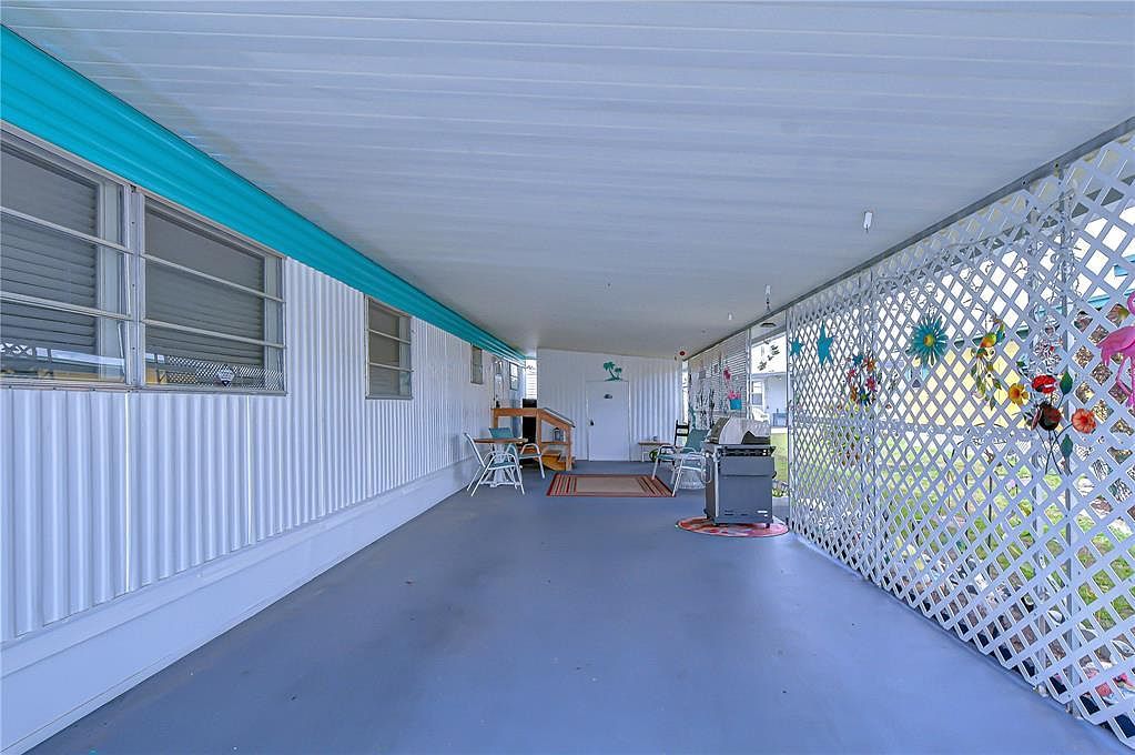 38636 Remora Ave Zephyrhills, FL 33542 - Thumbnail 4
