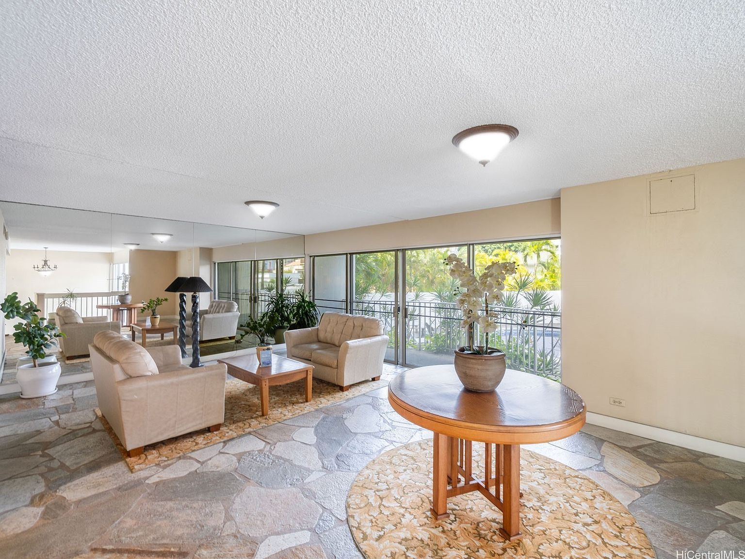 710 Lunalilo St APT 402 Honolulu, HI 96813 - Thumbnail 4