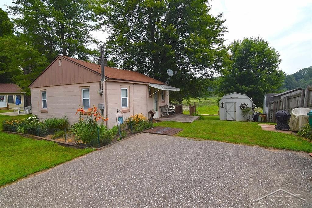 2165 Hillside Dr Beaverton, MI 48612 - Thumbnail 4