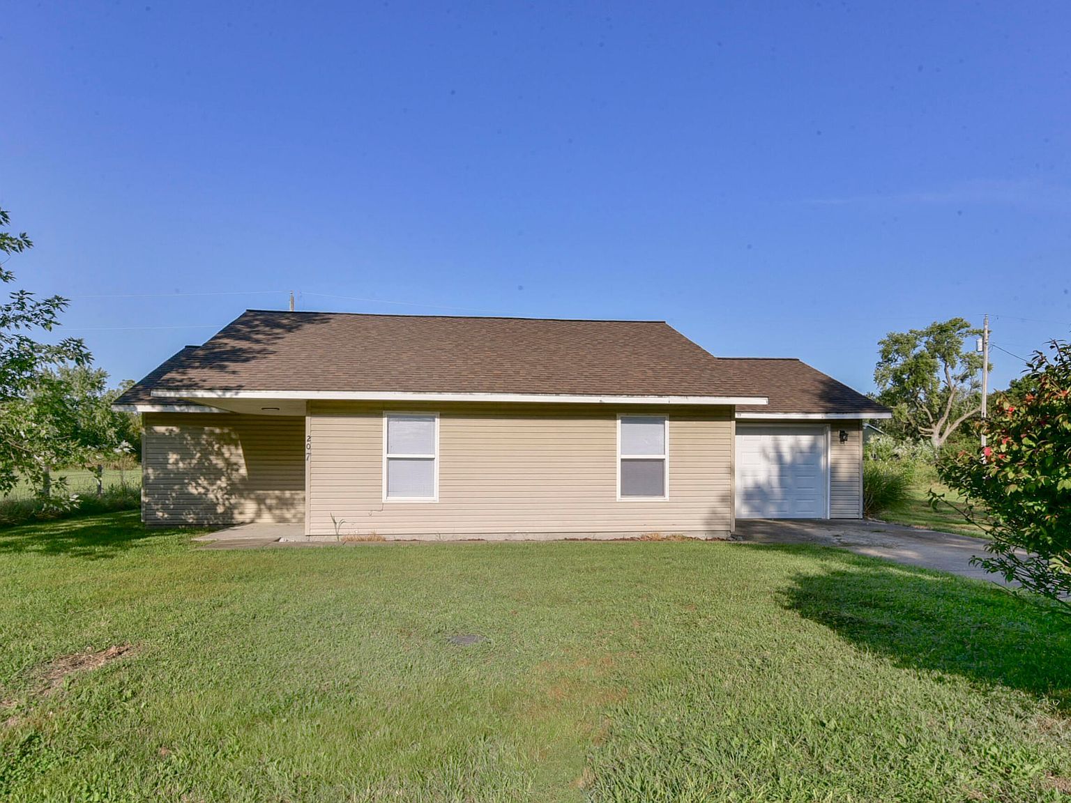 207 N Northcutt Ave Fairview, MO 64842 - Thumbnail 4