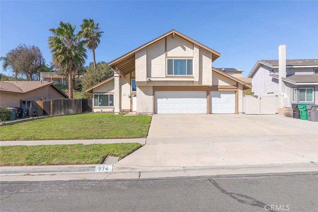 974 Nottingham Dr Corona, CA 92878 - Thumbnail 4