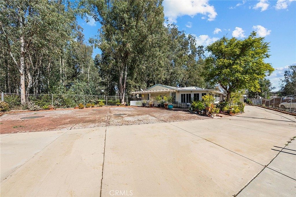 28570 Rostrata Ave Lake Elsinore, CA 92532 - Thumbnail 4