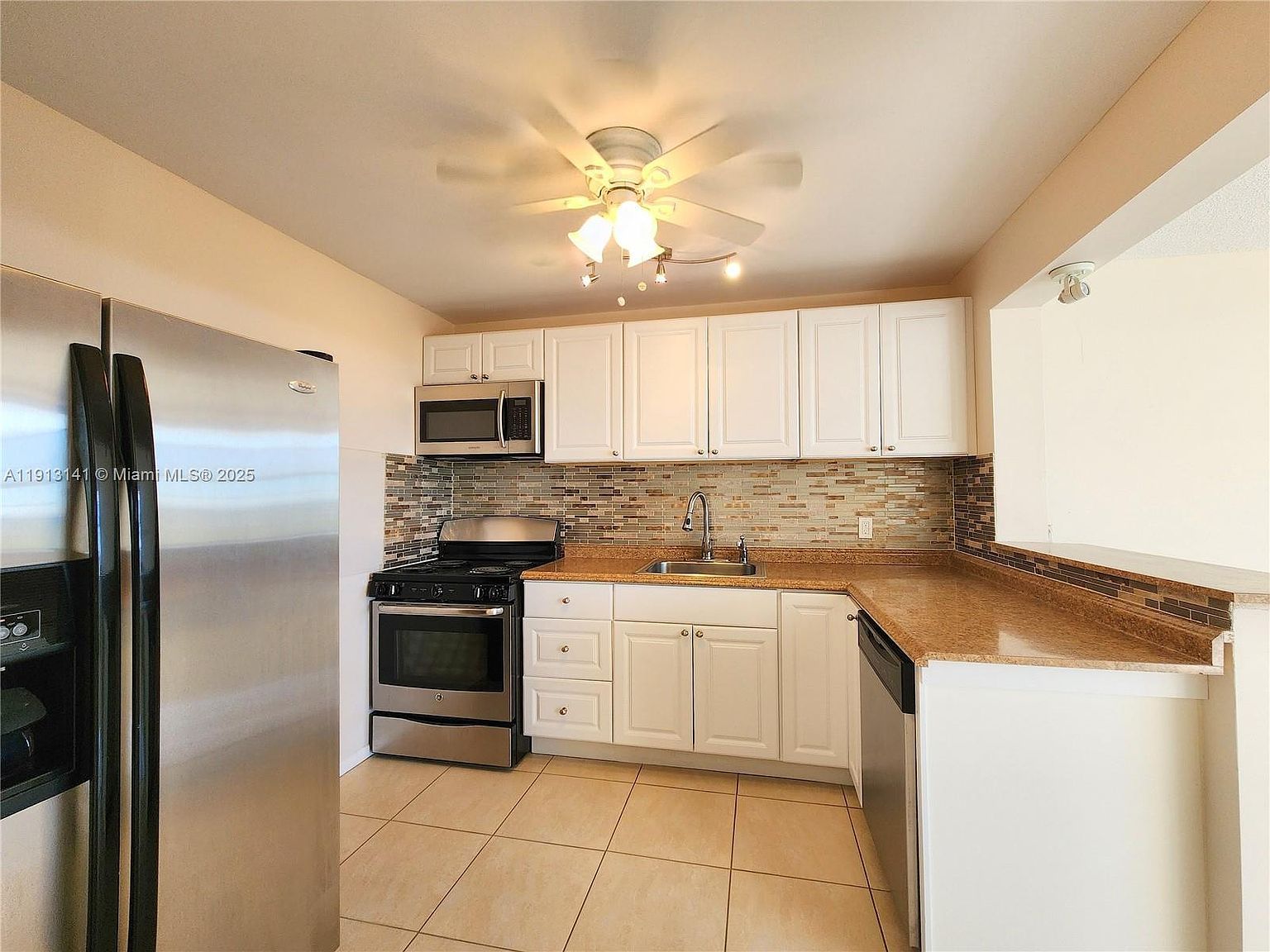 2025 NE 164th St APT 503 North Miami Beach, FL 33162 - Thumbnail 4