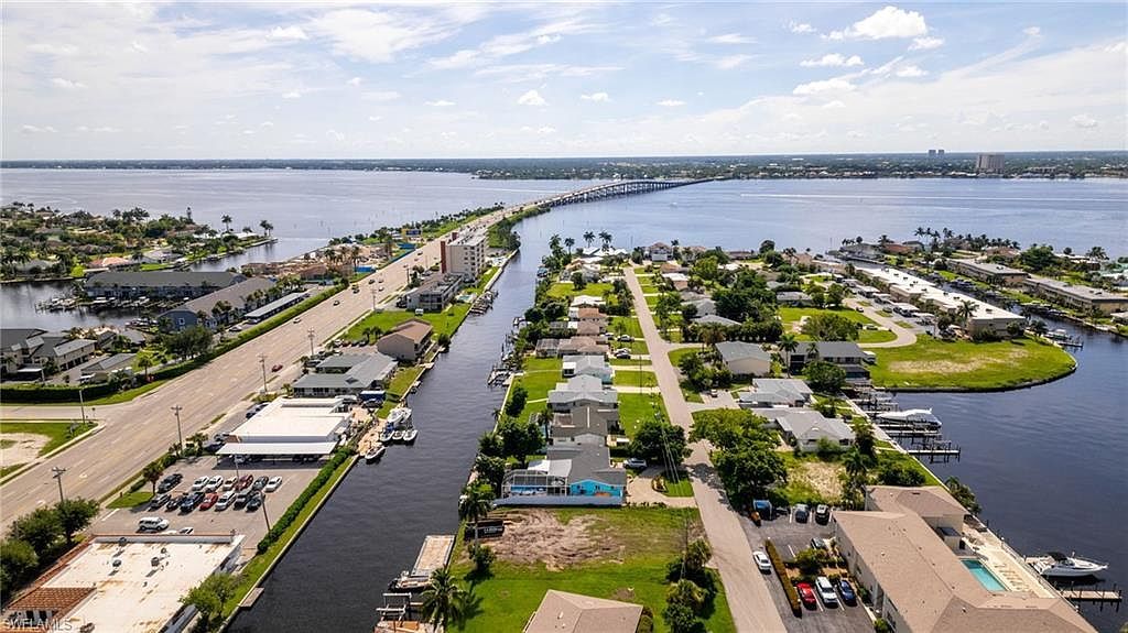 1717 Bikini Ct Cape Coral, FL 33904 - Thumbnail 4