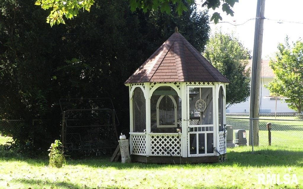 1118 N 13th St Clinton, IA 52732 - Thumbnail 4