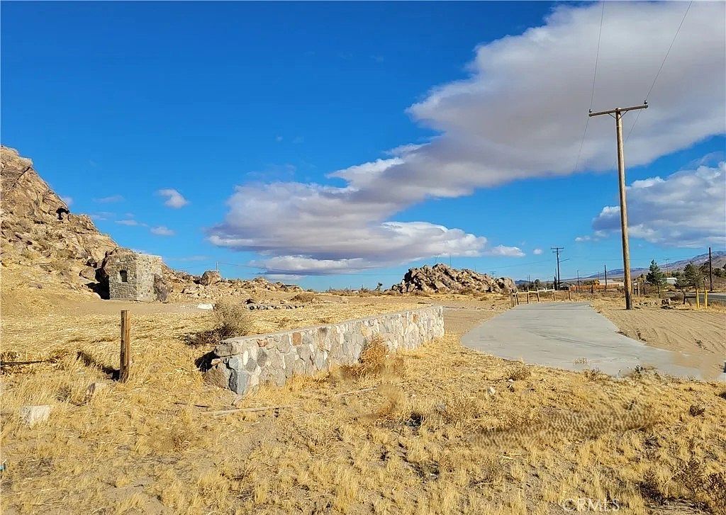 30588 State Highway 18 Lucerne Valley, CA 92356 - Thumbnail 4