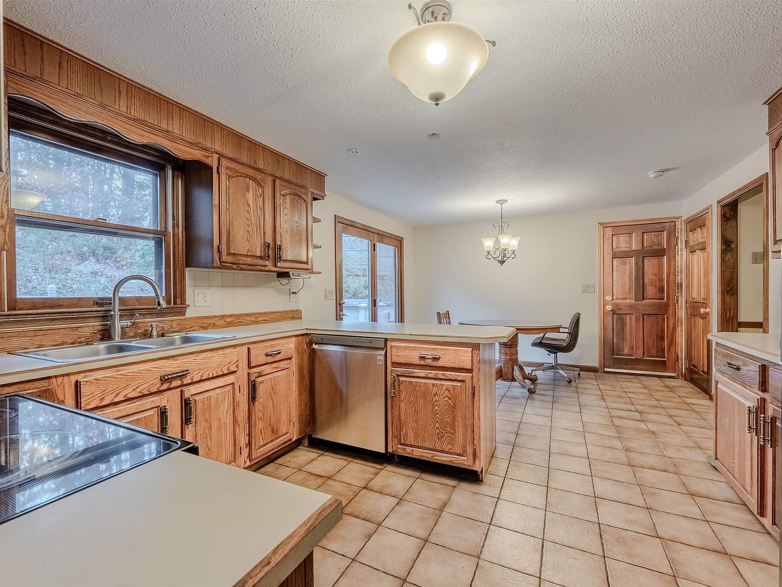 25 Misty Ln Pelham, NH 03076 - Thumbnail 4