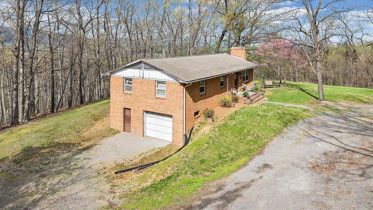 1450 Blackwood Dr Salem, VA 24153 - Thumbnail 4