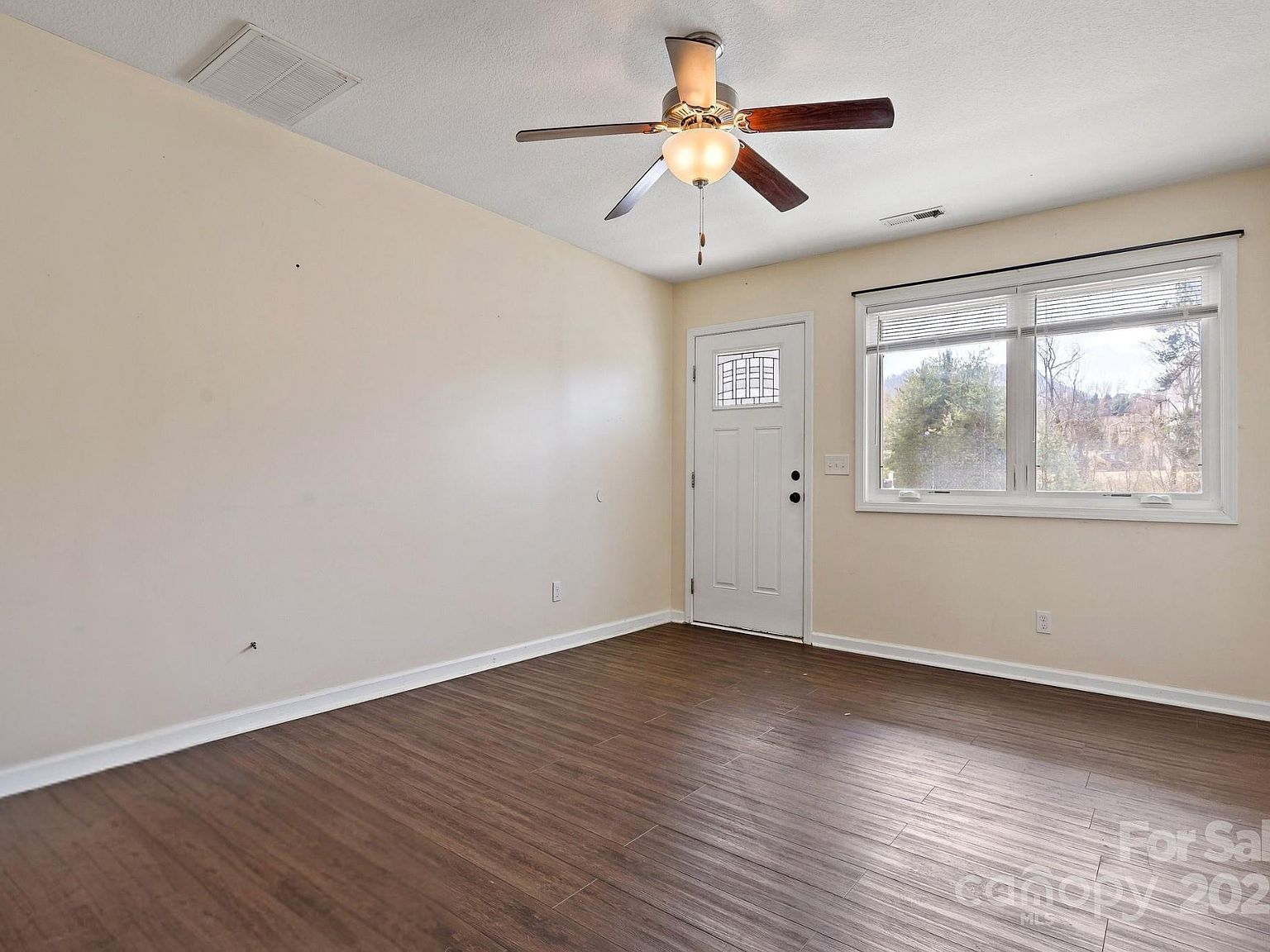 31 English Ivy Rd Asheville, NC 28806 - Thumbnail 4