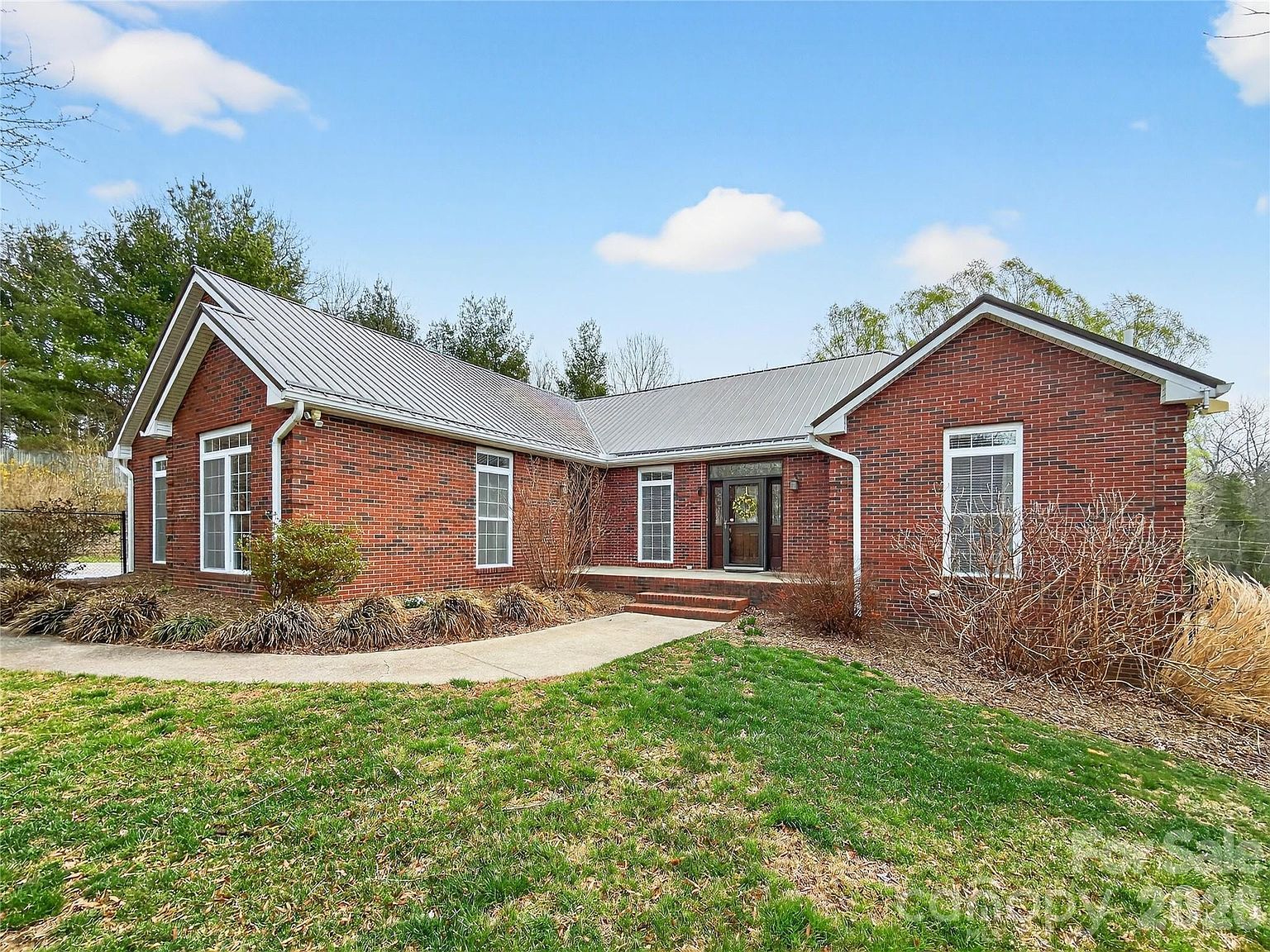 3275 Hanging Rock Rd Spruce Pine, NC 28777 - Thumbnail 4