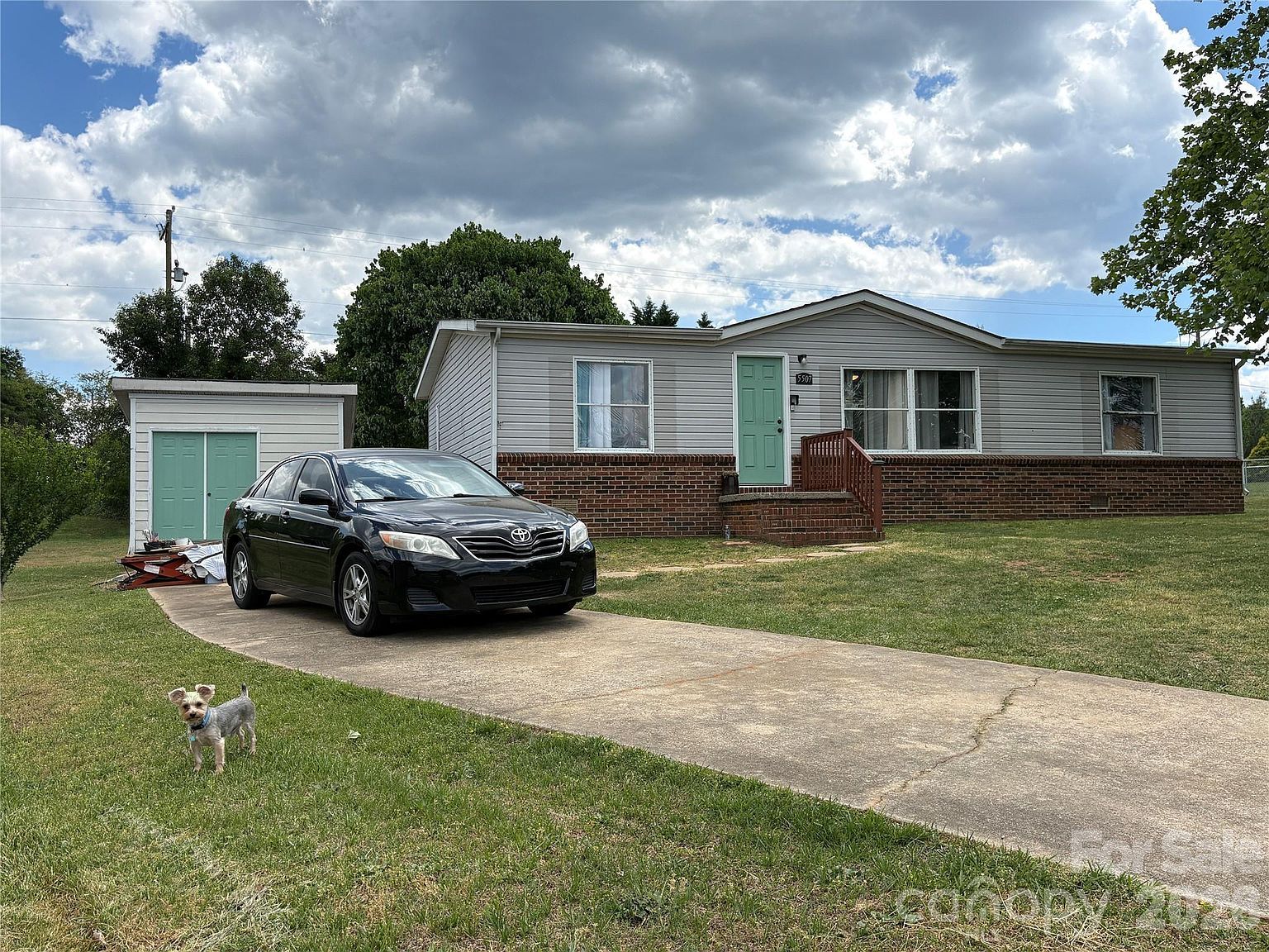 5507 Sandy Creek Ct Newton, NC 28658 - Thumbnail 4
