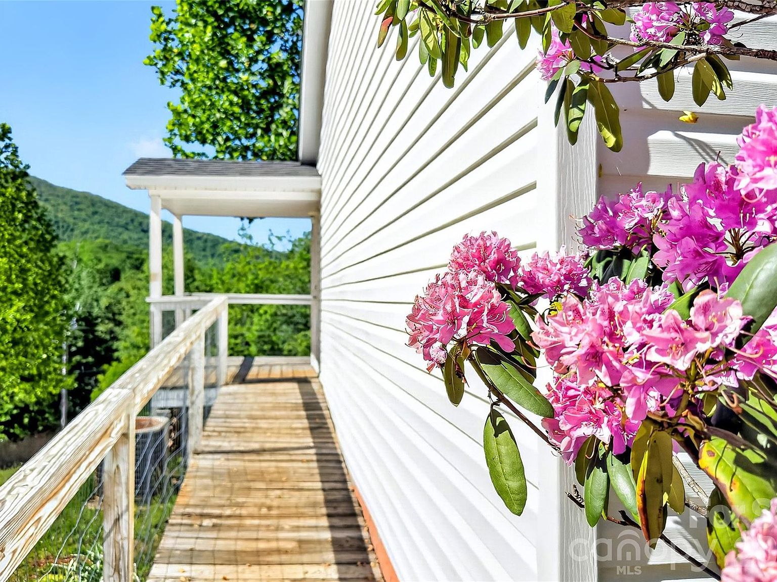 298 Wolf Xing Bakersville, NC 28705 - Thumbnail 4