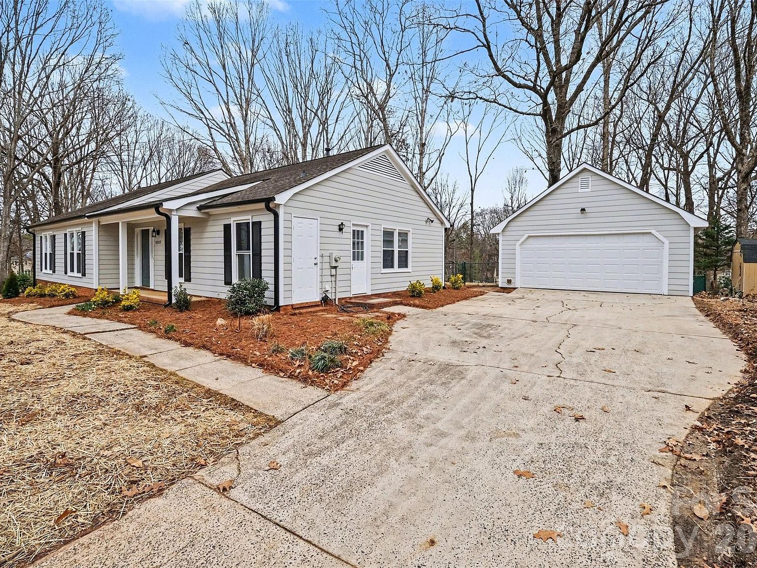 8207 Schooner Ln Charlotte, NC 28270 - Thumbnail 4