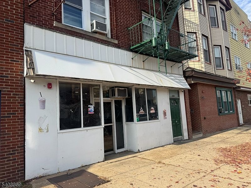 383 Avenue C #0 Bayonne, NJ 07002 - Thumbnail 4