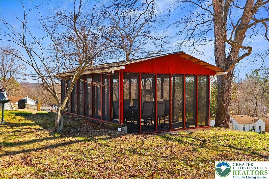 407 Jones St Mount Bethel, PA 18343 - Thumbnail 4