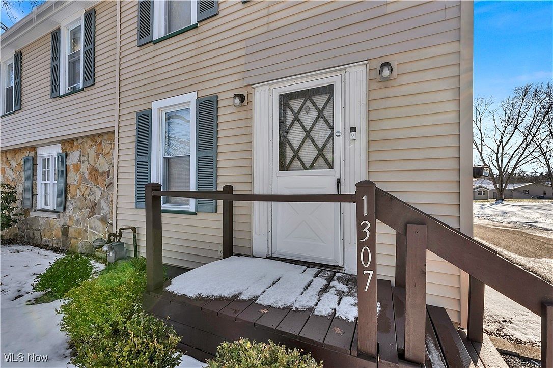 1307 Shields Rd Youngstown, OH 44511 - Thumbnail 4