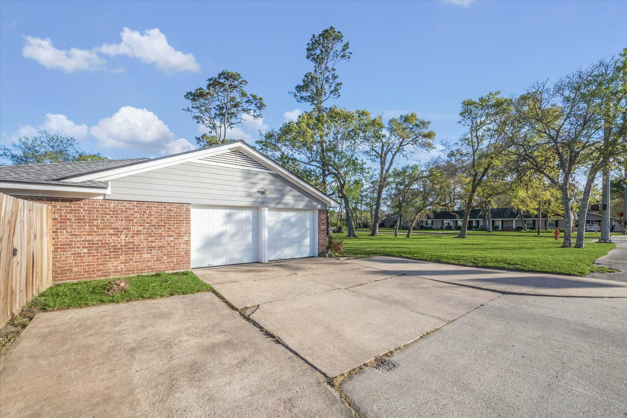 101 Royal Court, Friendswood, TX, USA, 77546 - Thumbnail 4