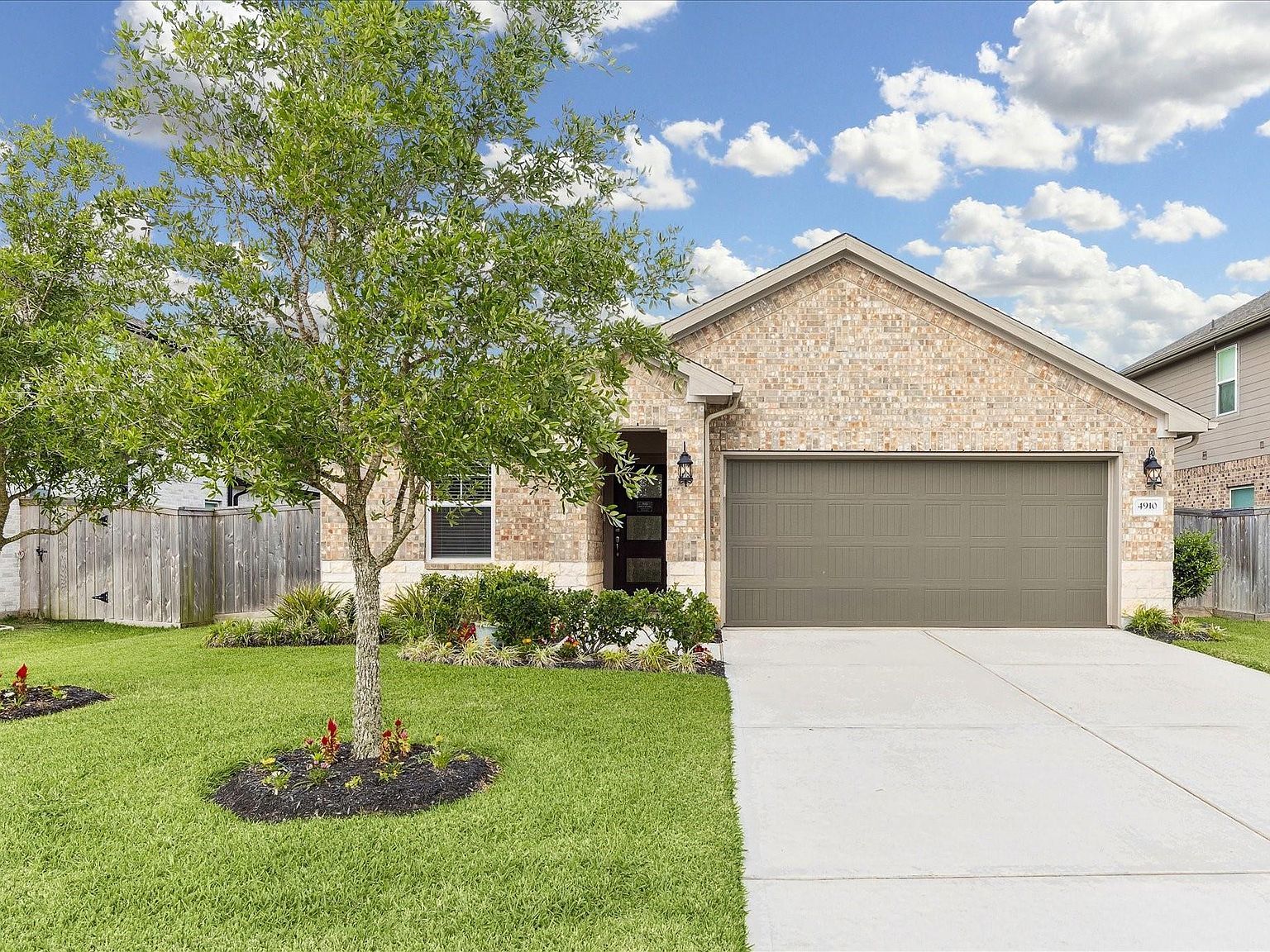 4910 Bottlebrush Dr Pearland, TX 77584 - Thumbnail 4